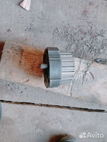 Шестерня шкив коленвала volvo s40 1,7