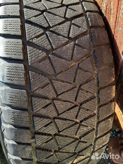 Bridgestone Blizzak DM-V2 285/50 R20 112T