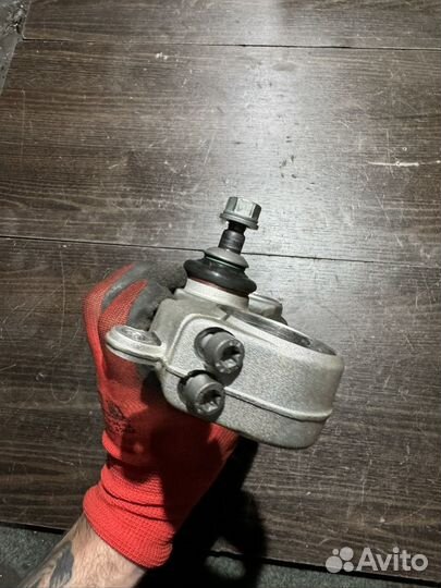 Нижняя траверса BMW R1250RT 20г