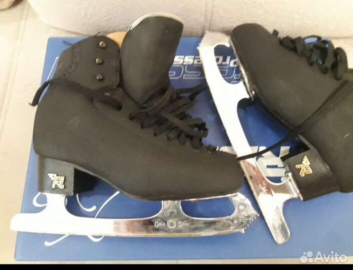 Коньки фигурные