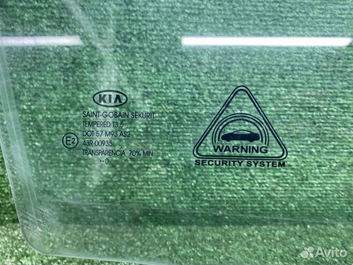 Стекло двери переднее правое Kia Ceed ED