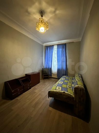 Комната 12 м² в 3-к., 1/3 эт.