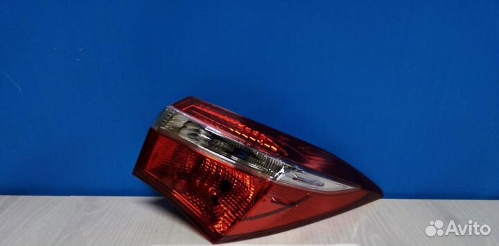 Фонарь правый внешний Toyota Corolla 11 E180 13-нв