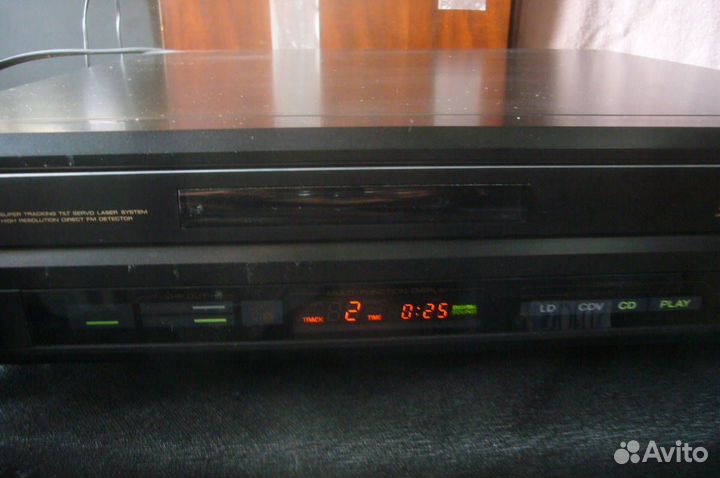 Проигрыватель LD и CD Yamaha CDV-1000
