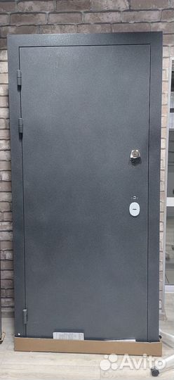 Дверь входная металлическая с терморазрывом