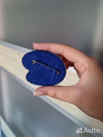 Украшение Брошь из бисера 