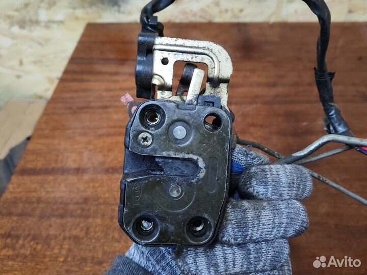 Замок водительской двери Киа Спортейдж 1