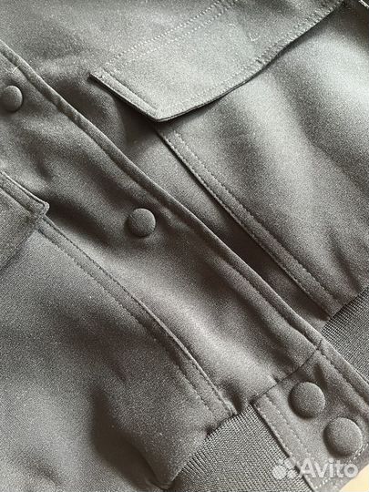 Бомбер женский укороченный