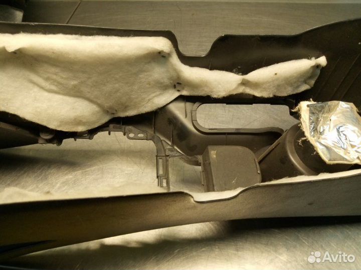 Подлокотник центральная консоль Kia Rio 3 QB 1.4