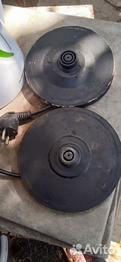 На запчасти чайник и 2 блина