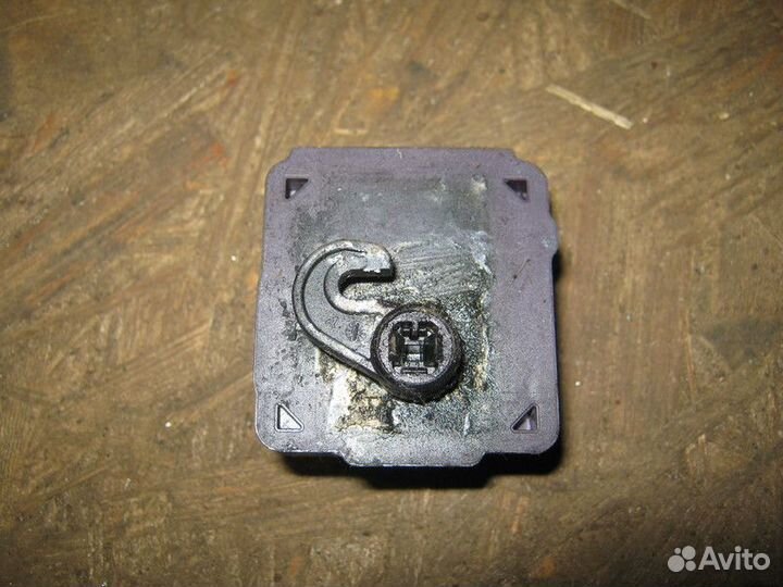 Активатор замка лючка бака Jaguar XF X250