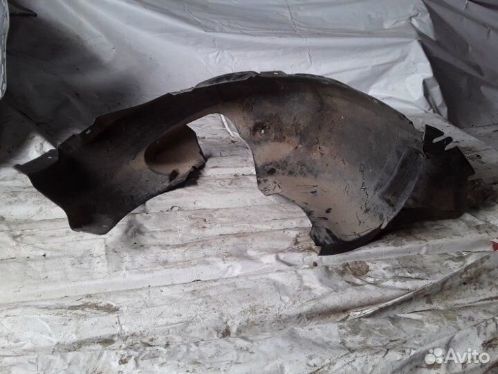 Подкрылок передний правый Volkswagen Polo 2011