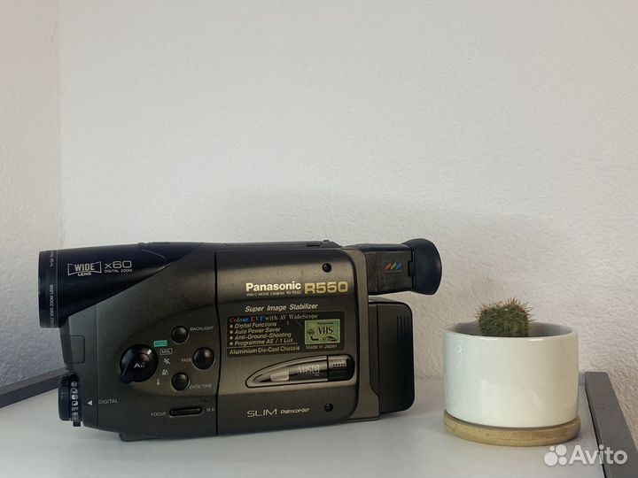 Panasonic r550