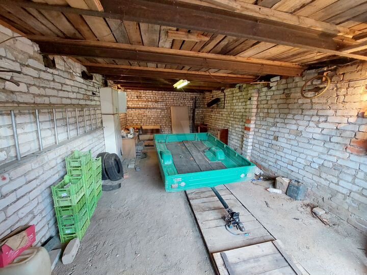 Гараж, > 30 м²