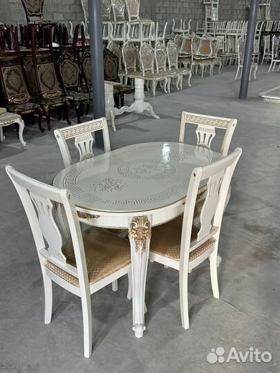 Столы и стулья