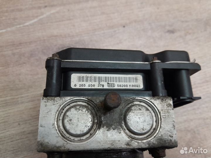 Блок ABS (насос) Citroen C4 I (2004—2014)