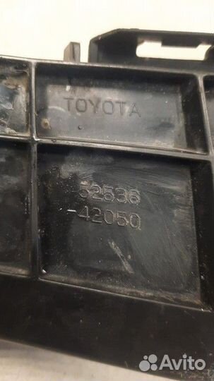 Кронштейн переднего бампера левый Toyota RAV4