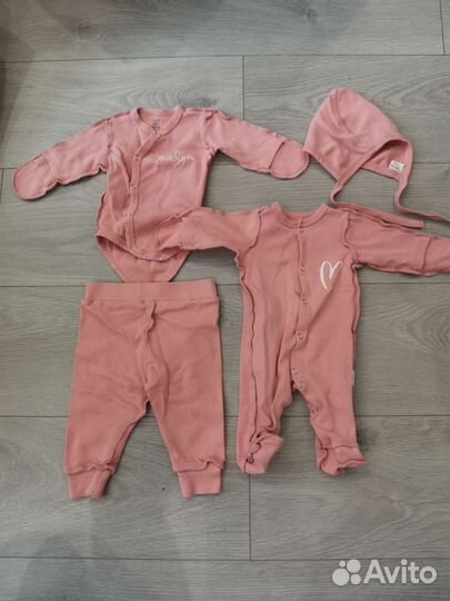 Комплект на выписку для девочки