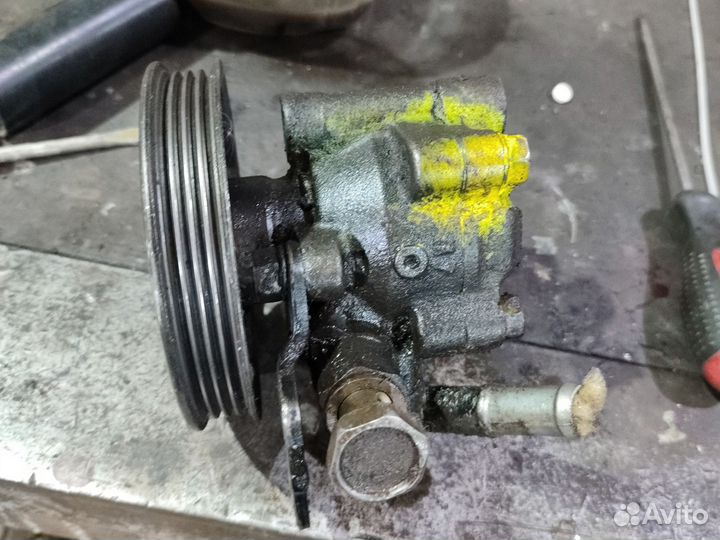 Насос гур ниссан примера Р11
