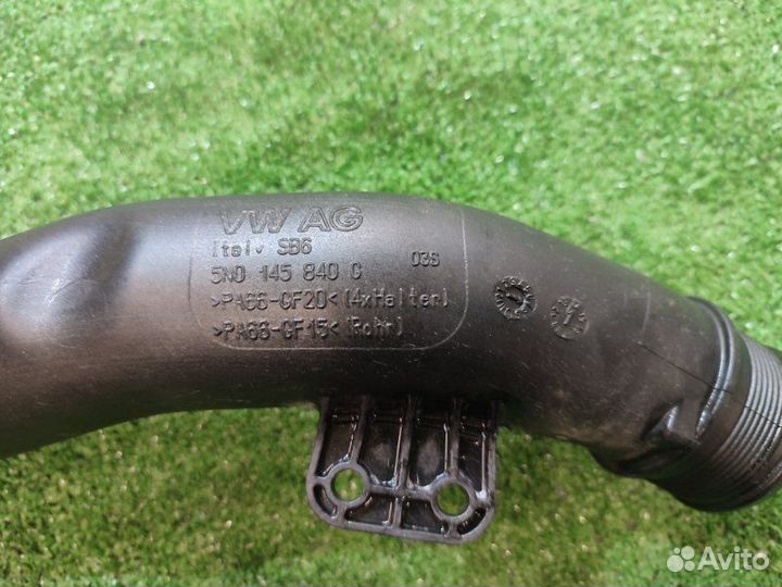 Патрубок системы охлаждения Volkswagen Tiguan