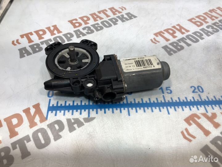 Ниссан Моторчик стеклоподъемника передней двери