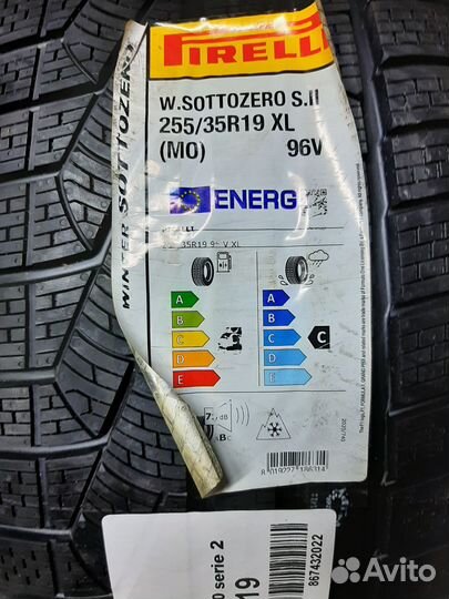 Pirelli Winter Sottozero II 255/35 R19 96V