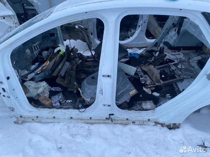 Порог со стойкой левый Ford Focus 3 2011