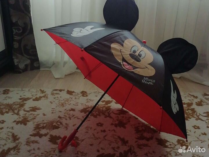 Бутылочки для кормления и Зонт детский