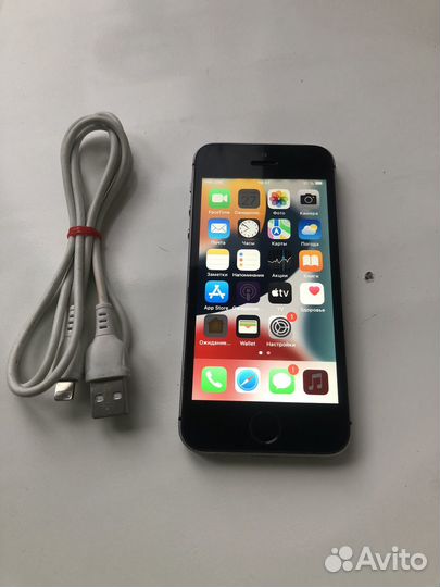 iPhone SE 128гб