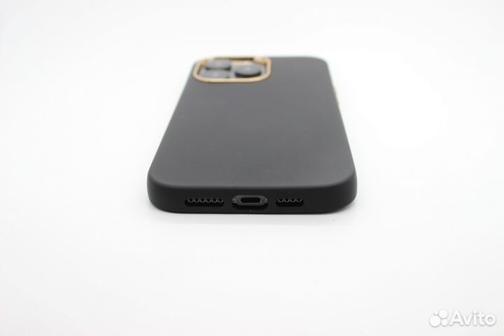 Чехол на iPhone 14 Pro Max (С Золотой Рамкой)