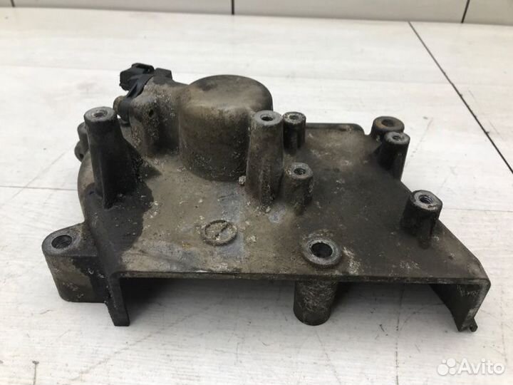 Крышка двигателя Mitsubishi L200 3 4G64 2001