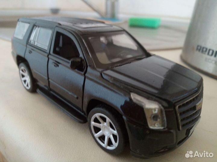 Коллекционные модели. Кадилак Эскалэйд