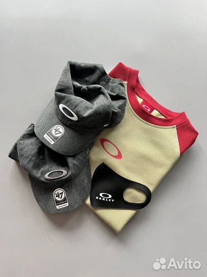 Кепка oakley уникеск