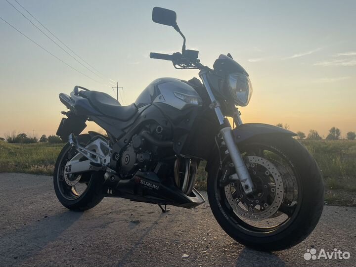 Suzuki gsr 600