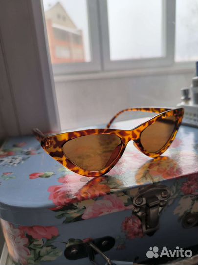 Солнцезащитные очки коричневые женские