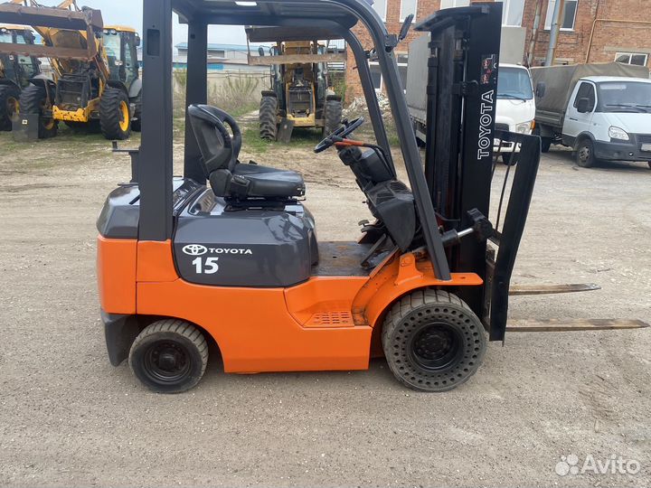 Вилочный погрузчик Toyota 42-7FG15, 2006