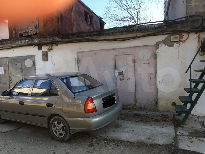 Гараж, > 30 м²