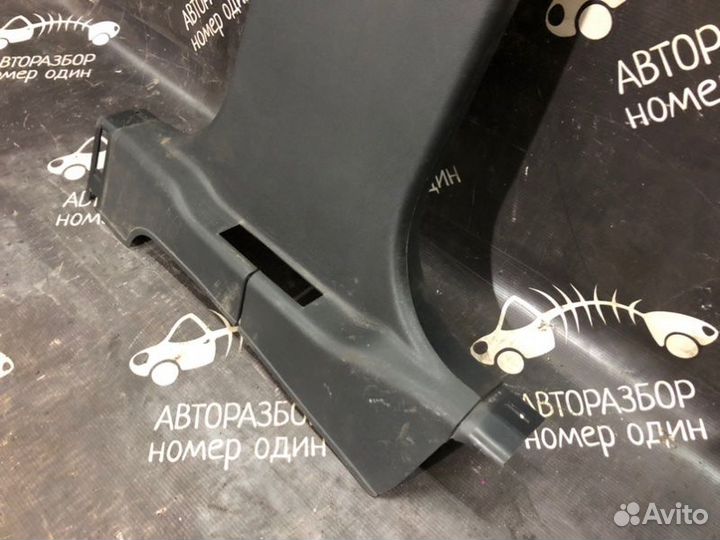 Обшивка центральной стойки правая Nissan Qashqai