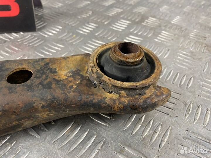 Рычаг подвески нижний передний левый Toyota Carina