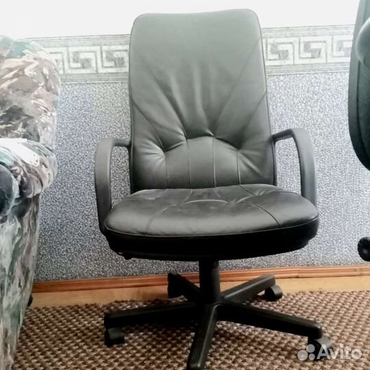 Компьютерное кресло