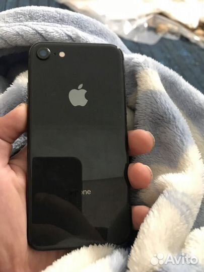 iPhone 8, 64 ГБ