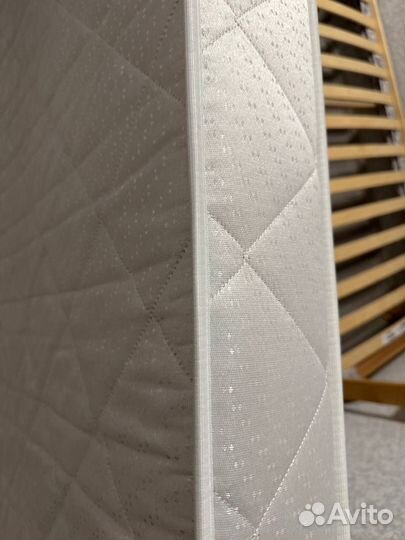 Односпальная кровать Икеа 90x200 с матрасом Аскона