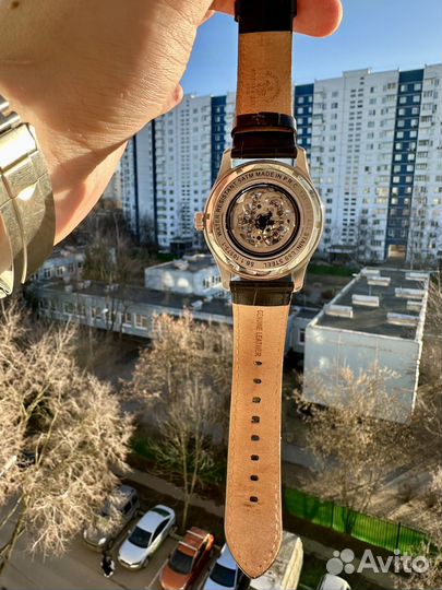 Механические часы скелетоны