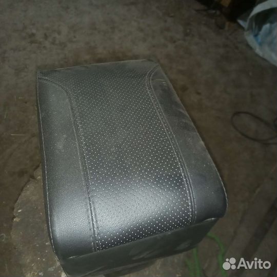 Подлокотник Шевроле Нива