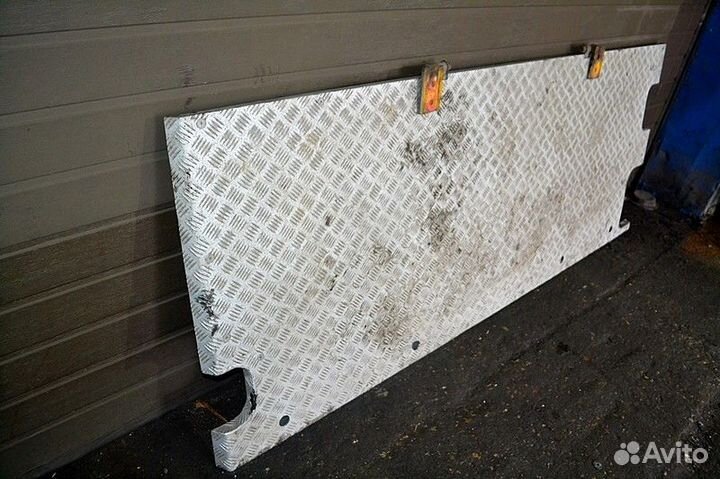 Металлический трапик volvo FH16 (01.93)