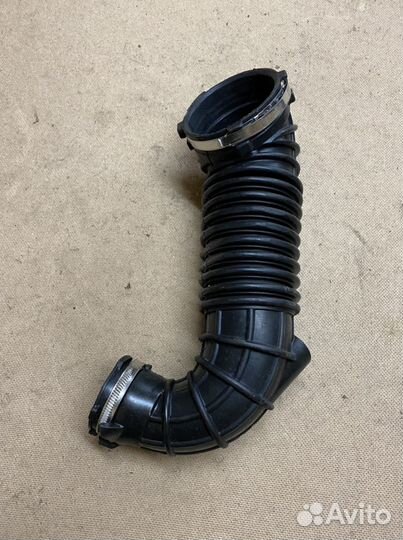 Шланг забора воздуха двигателя 2.0 TDI Audi A4 B8