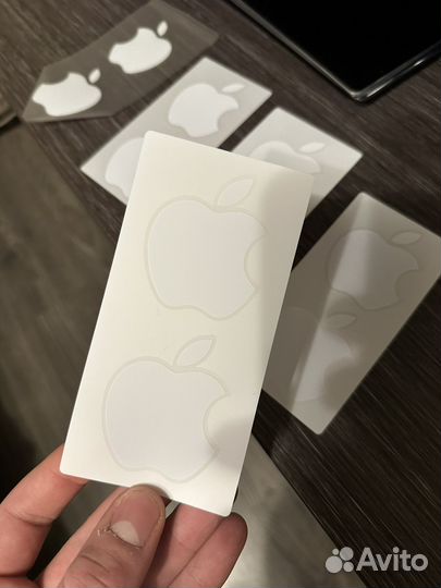Наклейки iPhone