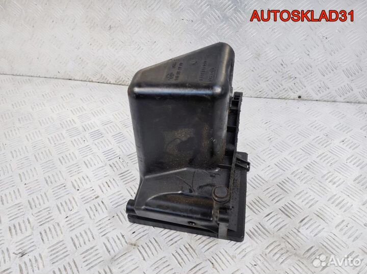 Корпус воздушного фильтра Audi 100 C4 034133837J