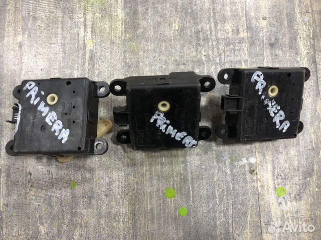 Моторчик заслонки печки Nissan Primera / Примера