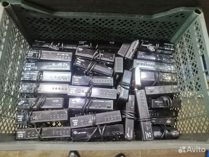 Продам тв приставки на запчасти 77 штук